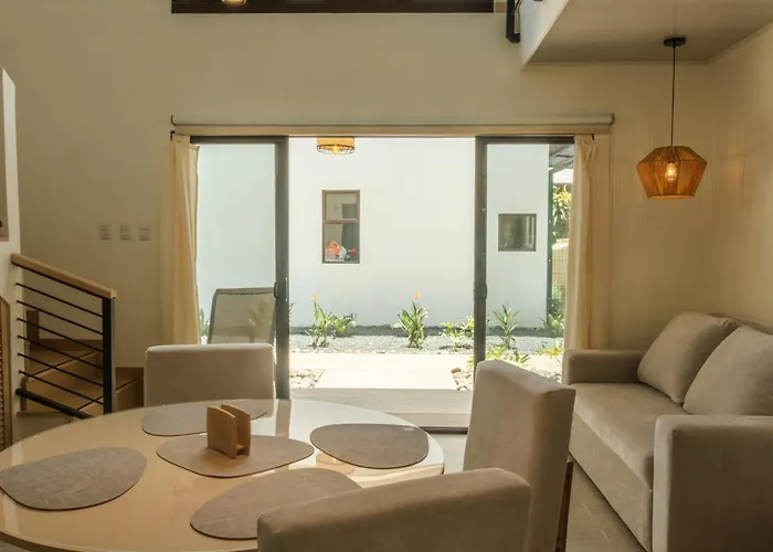 Tropical Hideaway Loft Hébergement de vacances Coco