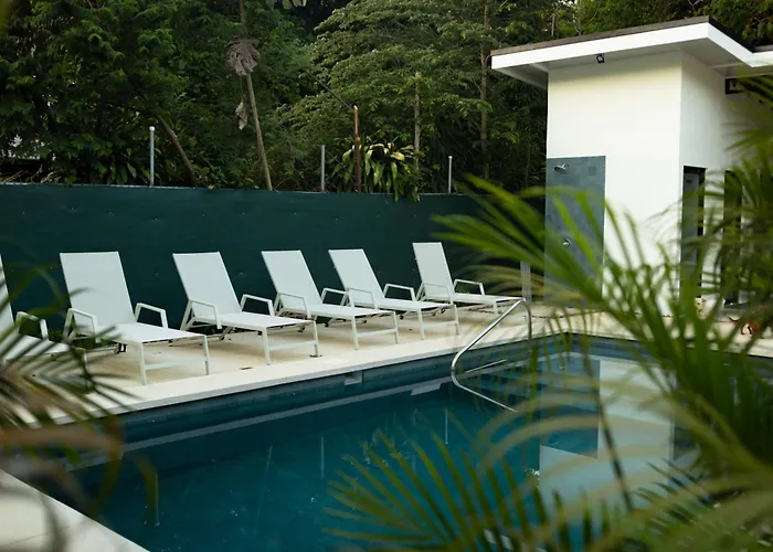 Tropical Hideaway Loft Hébergement de vacances Coco