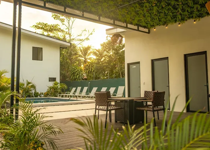 Tropical Hideaway Loft Hébergement de vacances Coco